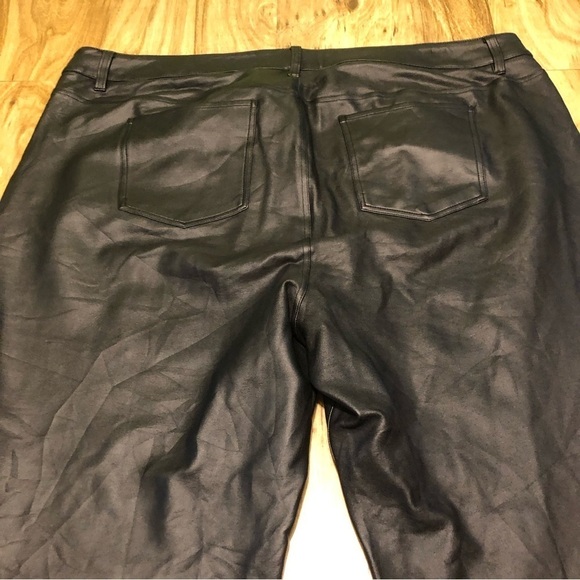 NWOT Torrid Faux Leather Black Pants Size 26 Biker Moto Stretch Ankle Zip PICS - Picture 11 of 12
